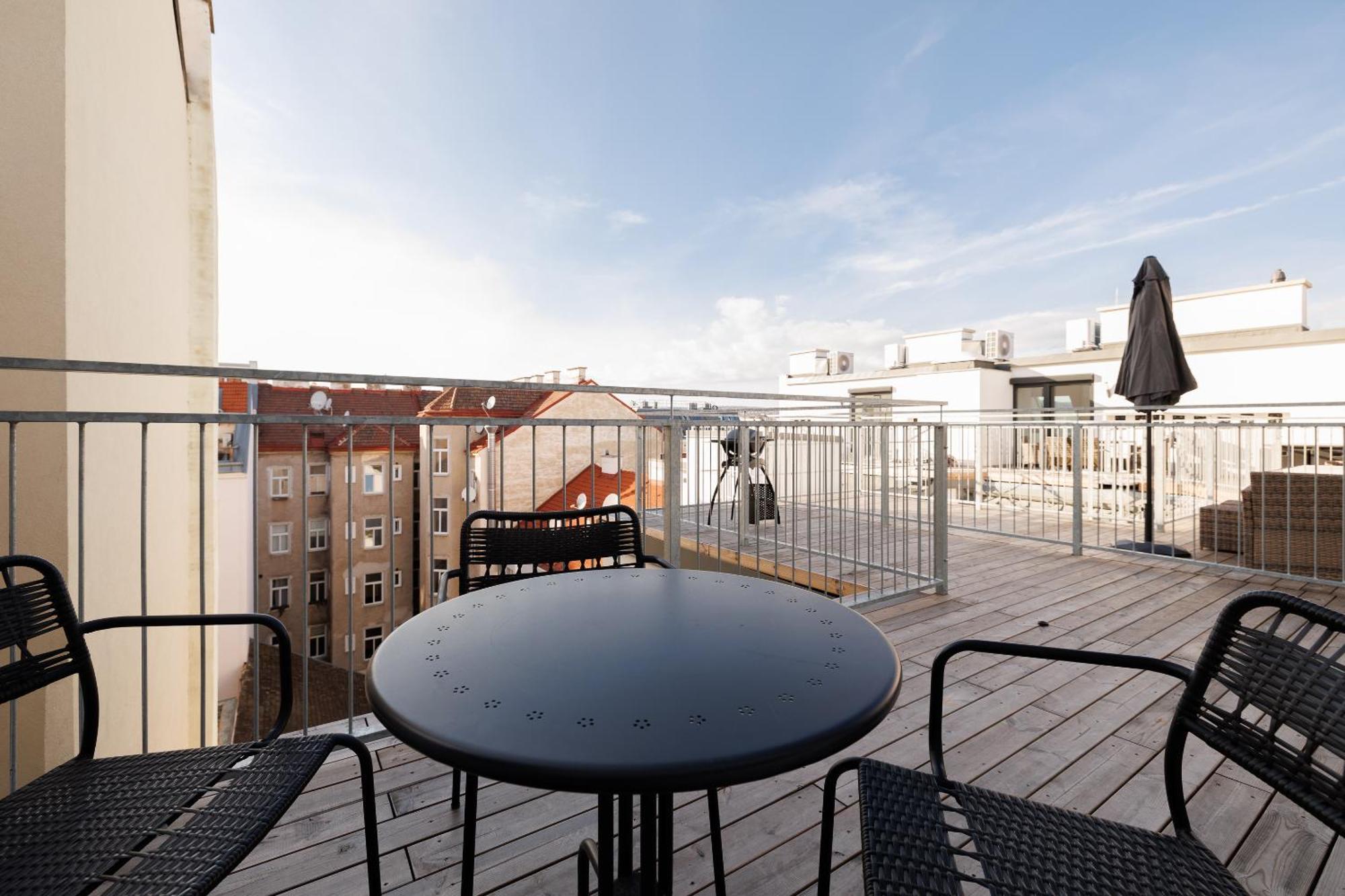Symphony Apartments 42 - Modern Loft With Terrace And Grill In Central Location Viena Exterior foto